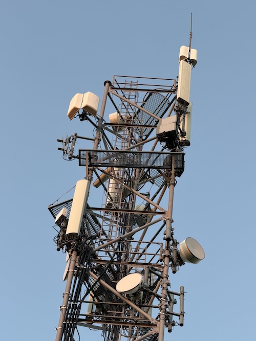 IMG_7685 antennes relais 5G Free mobile SFR Bouygues MasMovil et FH