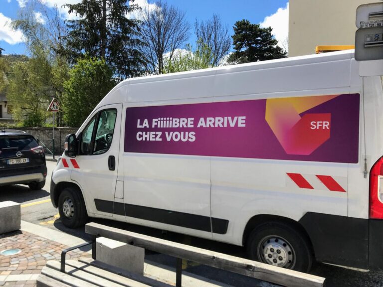 Internet en France : le trafic entrant atteint 56 Tb/s, en hausse de 10,4 %
